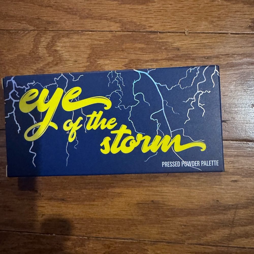 Kylie Jenner Eye of the Storm Eyeshadow Palette - Mixed Shades - Picture 2 of 2